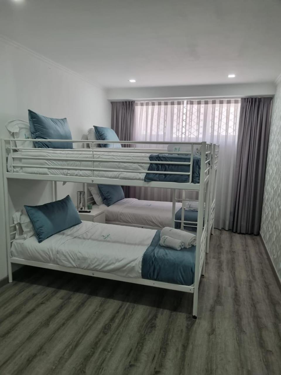Mikaela Guest House โอดิเวลัส ภายนอก รูปภาพ